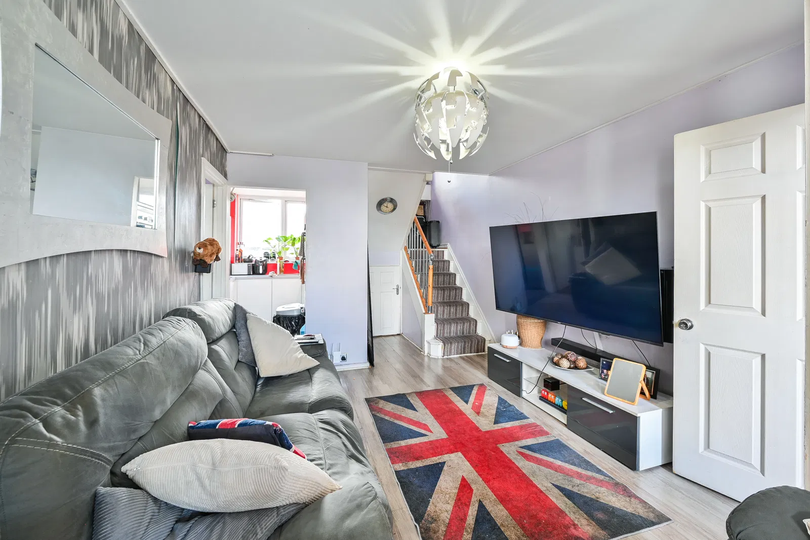 Lucey Way, London, SE16 - image 2
