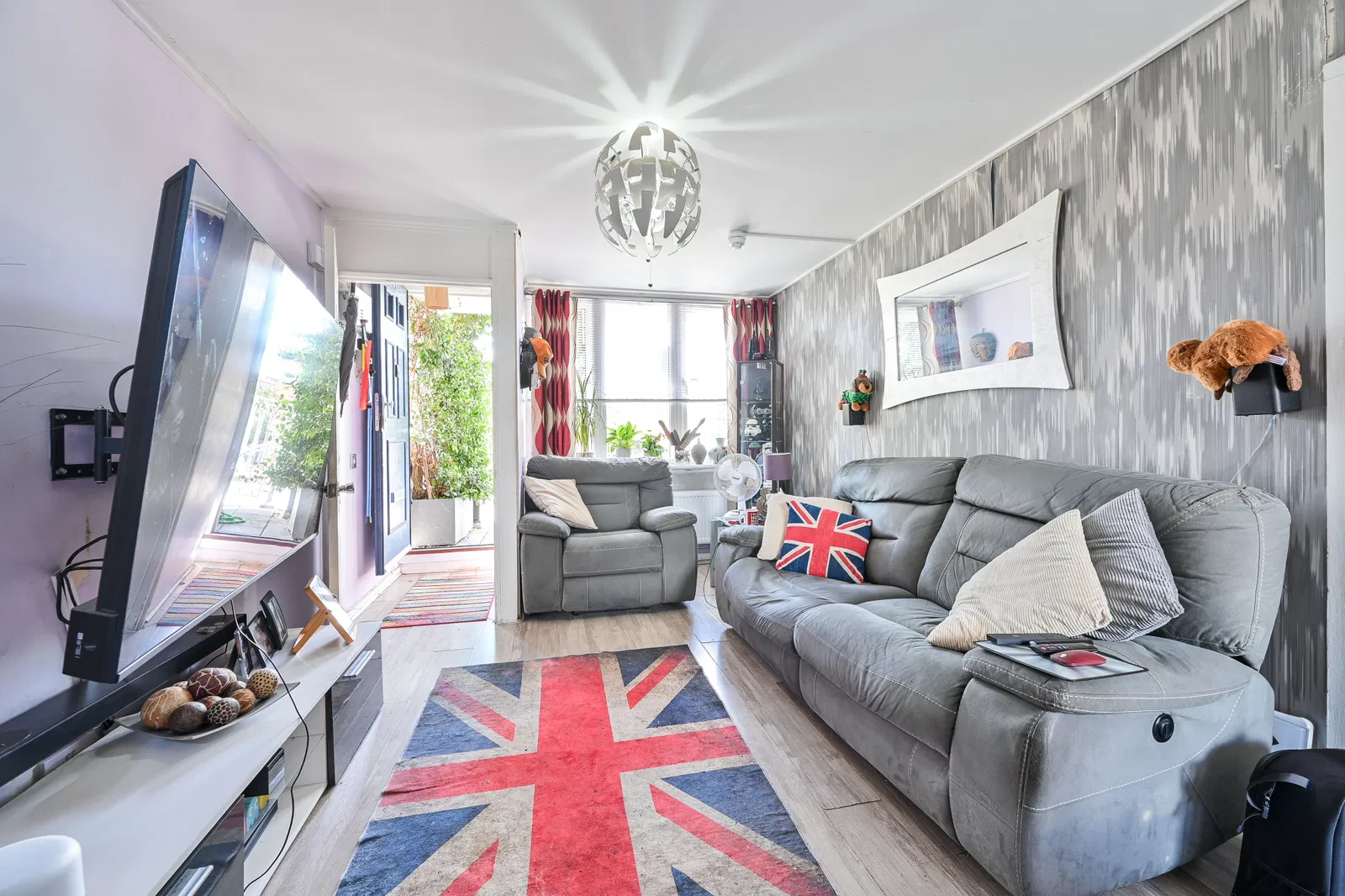 Lucey Way, London, SE16 - image 3