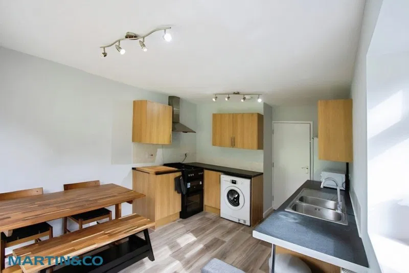 Chatham Road, Stanmore, Winchester, Hampshire, SO22 4EE - image 4