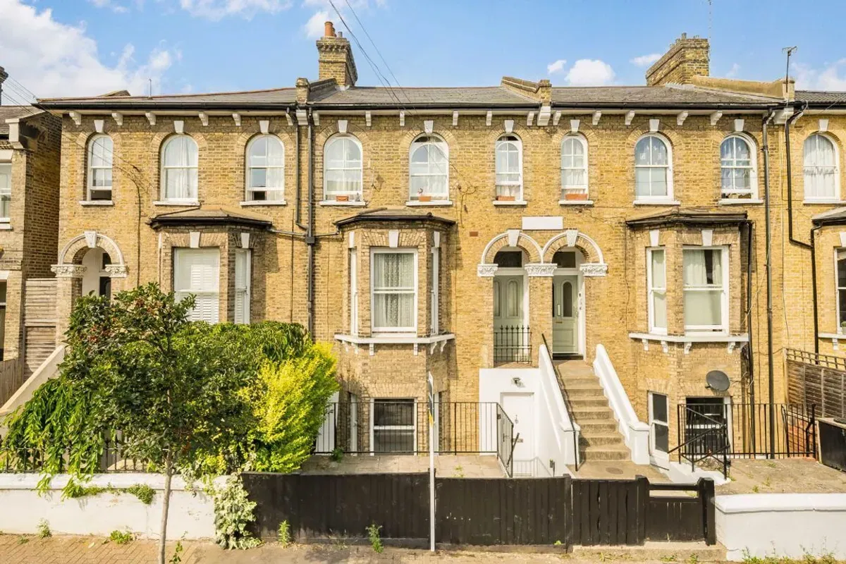 Ramsden Road, Balham - image 1