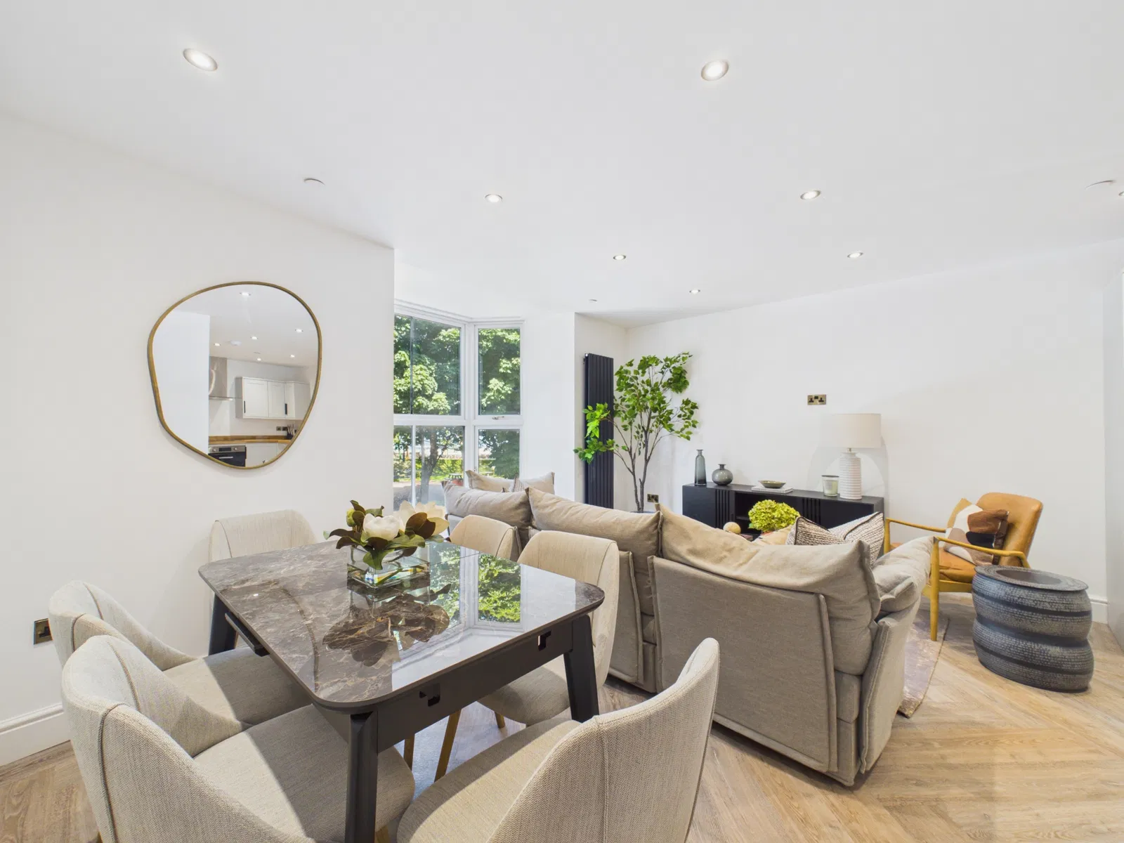 Flat 4, Mumbles Road, 634-638 Mumbles Road, Swansea, Mumbles, SA3 4EA - image 2