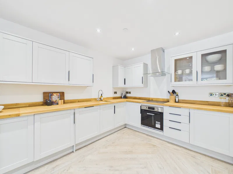 Flat 4, Mumbles Road, 634-638 Mumbles Road, Swansea, Mumbles, SA3 4EA - image 3