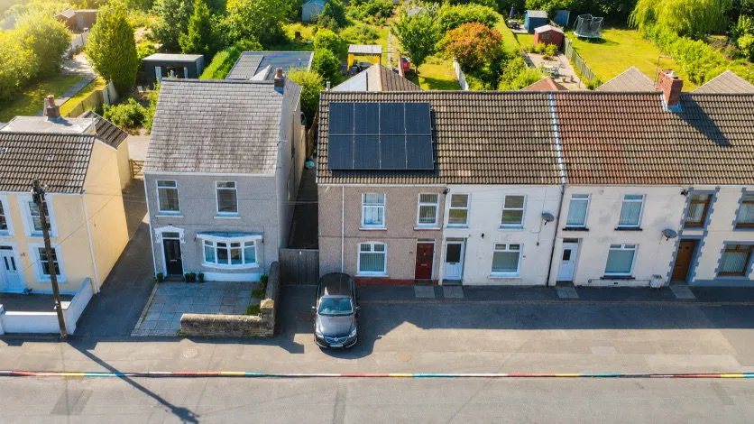 Frampton Road, Gorseinon, Swansea, West Glamorgan SA4 - image 1