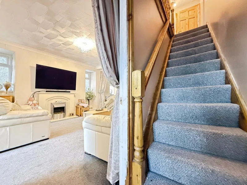 Frampton Road, Gorseinon, Swansea, West Glamorgan SA4 - image 3