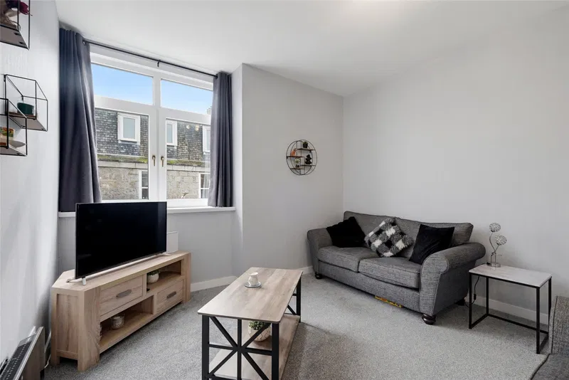 34E Ashvale Place, Aberdeen, AB10 6QA - image 2