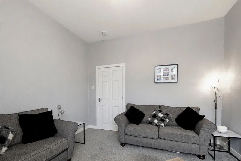 34E Ashvale Place, Aberdeen, AB10 6QA - image 3