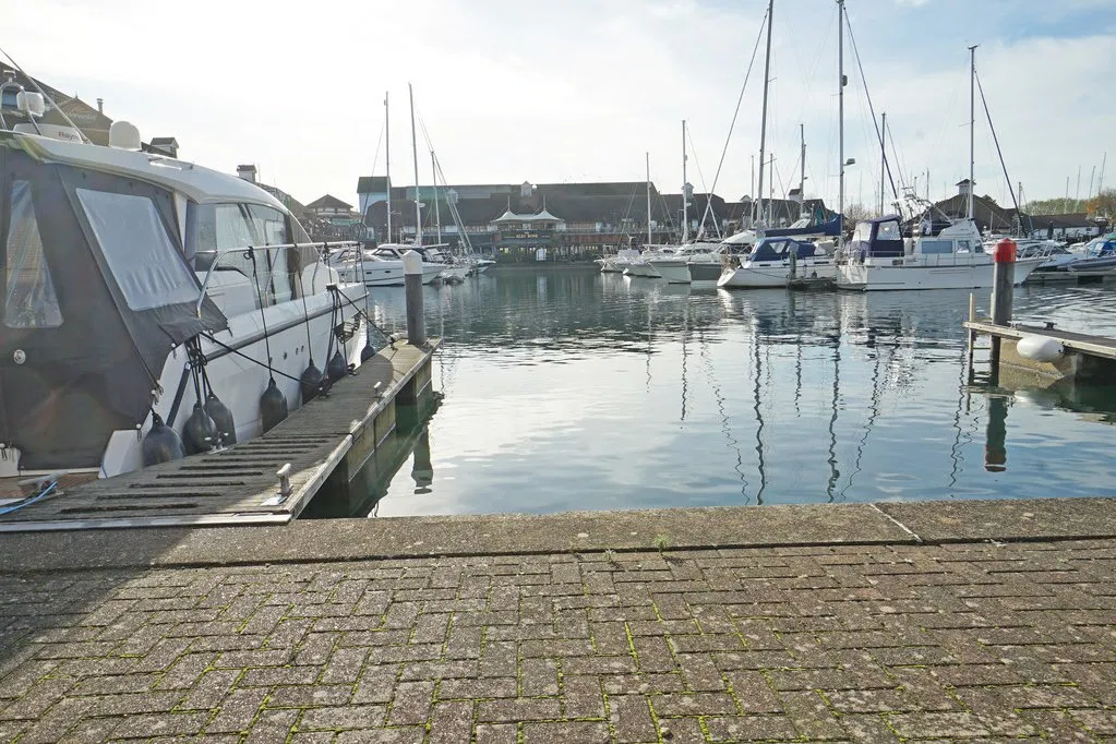 Coverack Way, Port Solent, Portsmouth - image 3