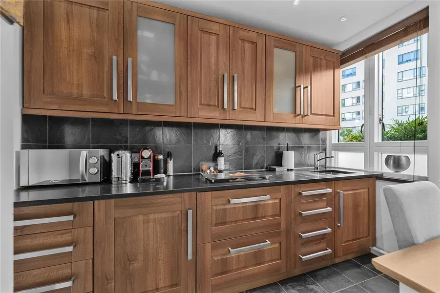 Park Crescent, Marylebone, London, W1B - image 3