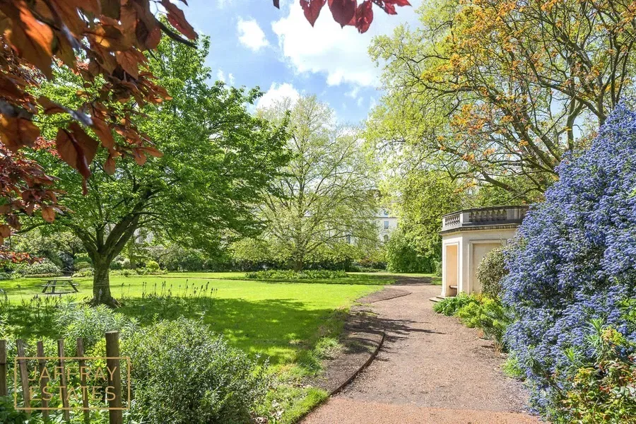 Park Crescent, Marylebone, London, W1B - image 4