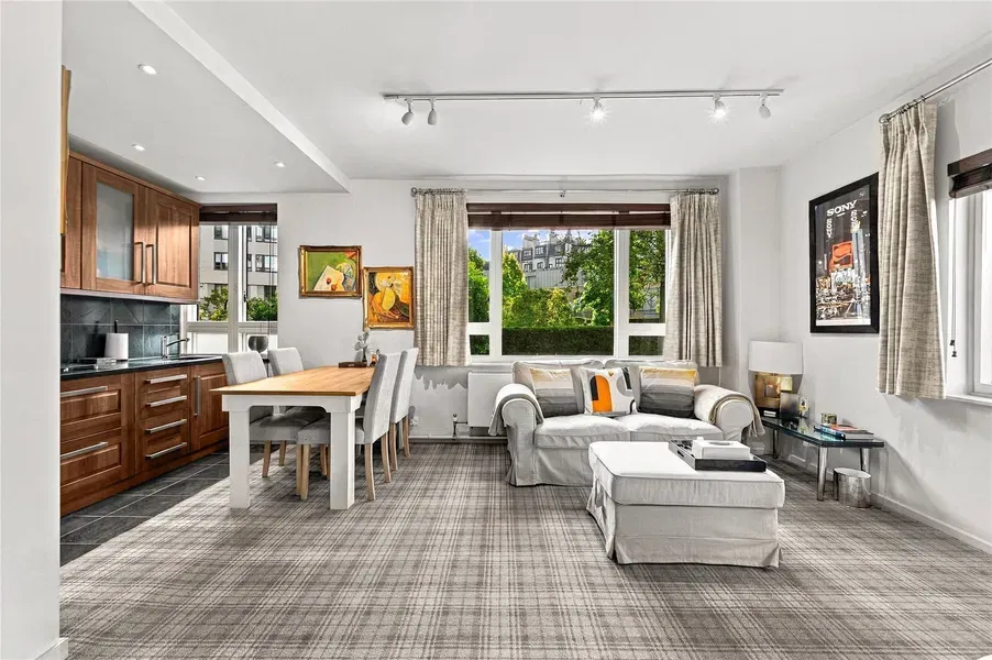 Park Crescent, Marylebone, London, W1B - image 5