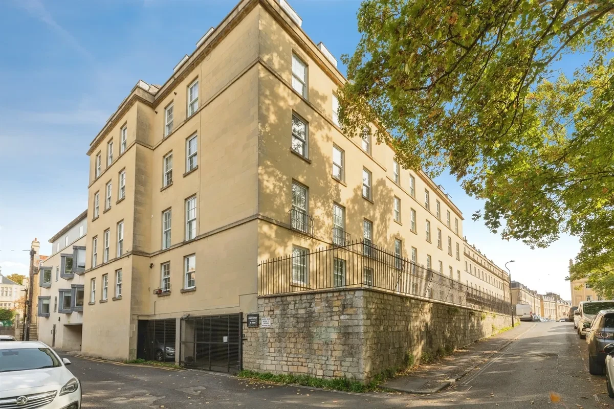 Nelson Place West, Bath - image 10