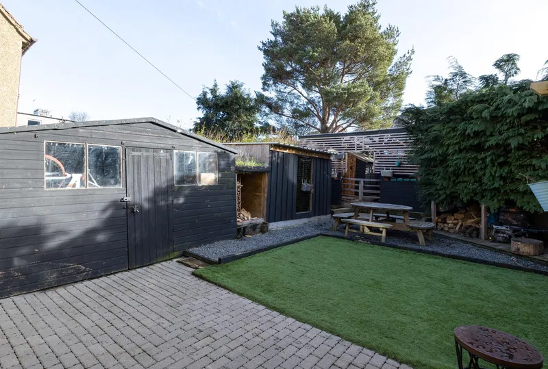 Fernieside Gardens, Edinburgh, EH17 - image 2