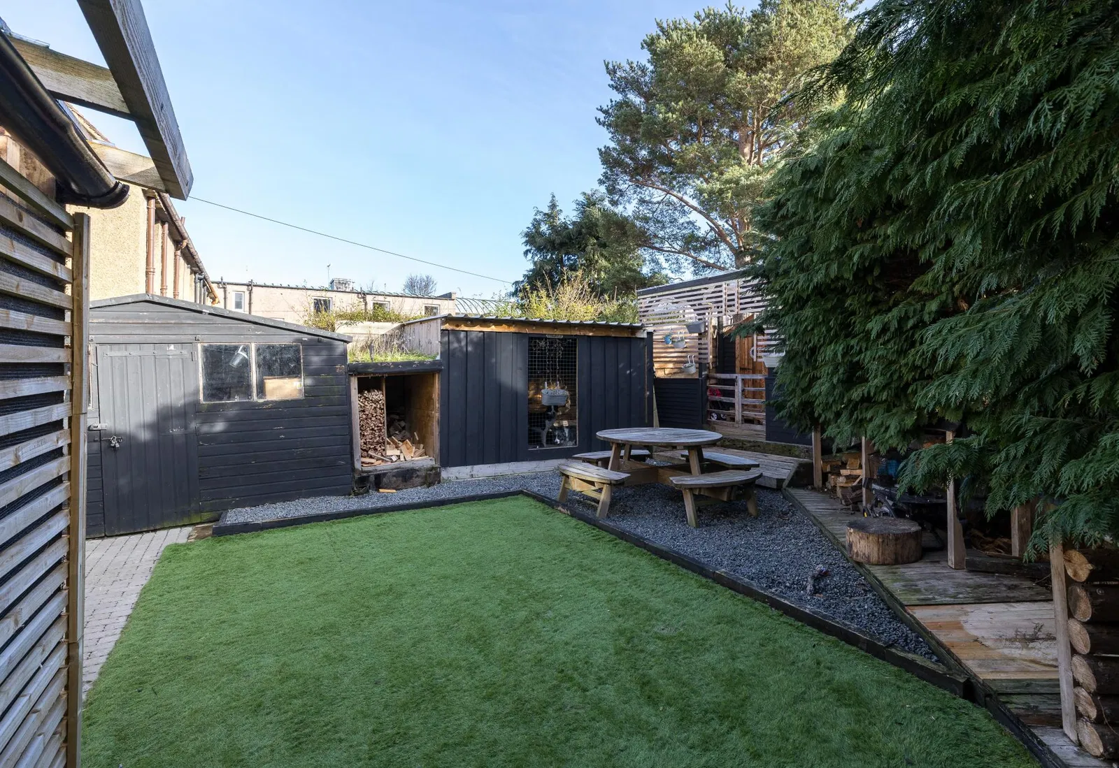 Fernieside Gardens, Edinburgh, EH17 - image 4