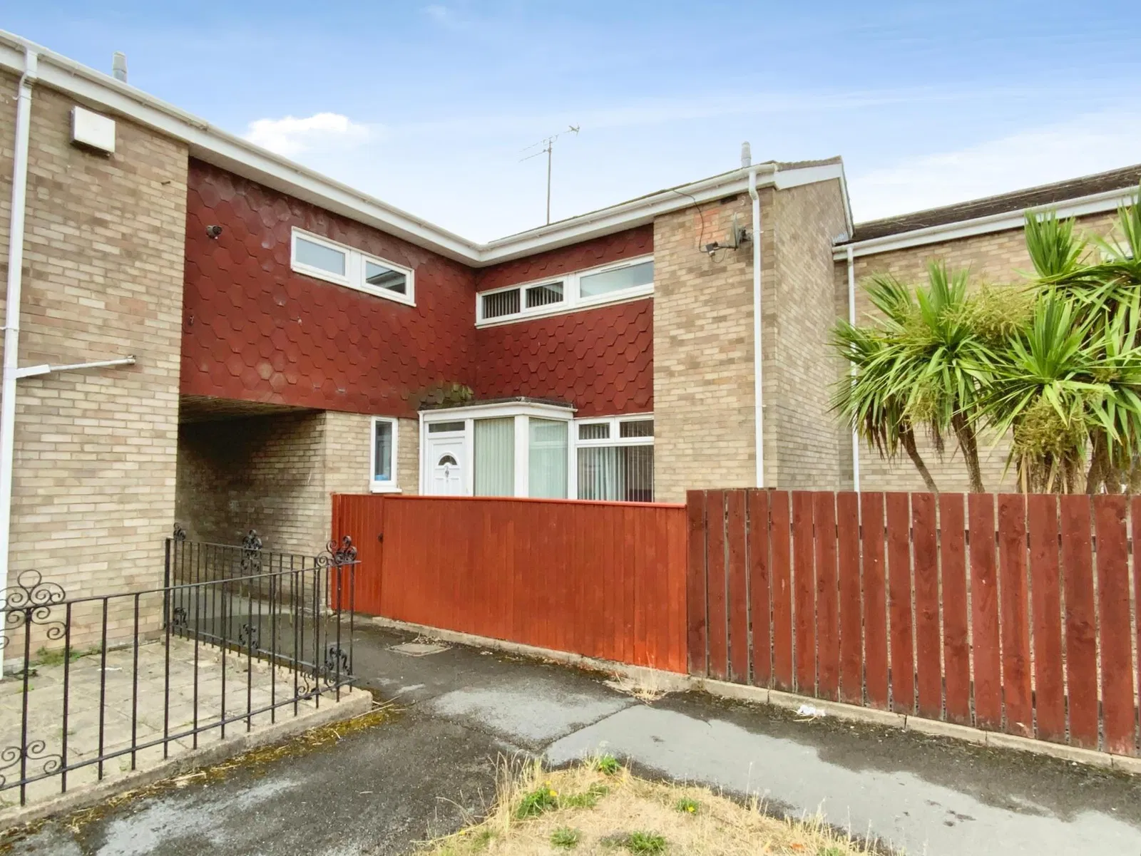 Cookbury Close, Hull, HU7 - image 1