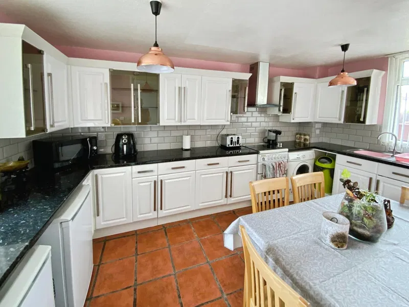 Cookbury Close, Hull, HU7 - image 3