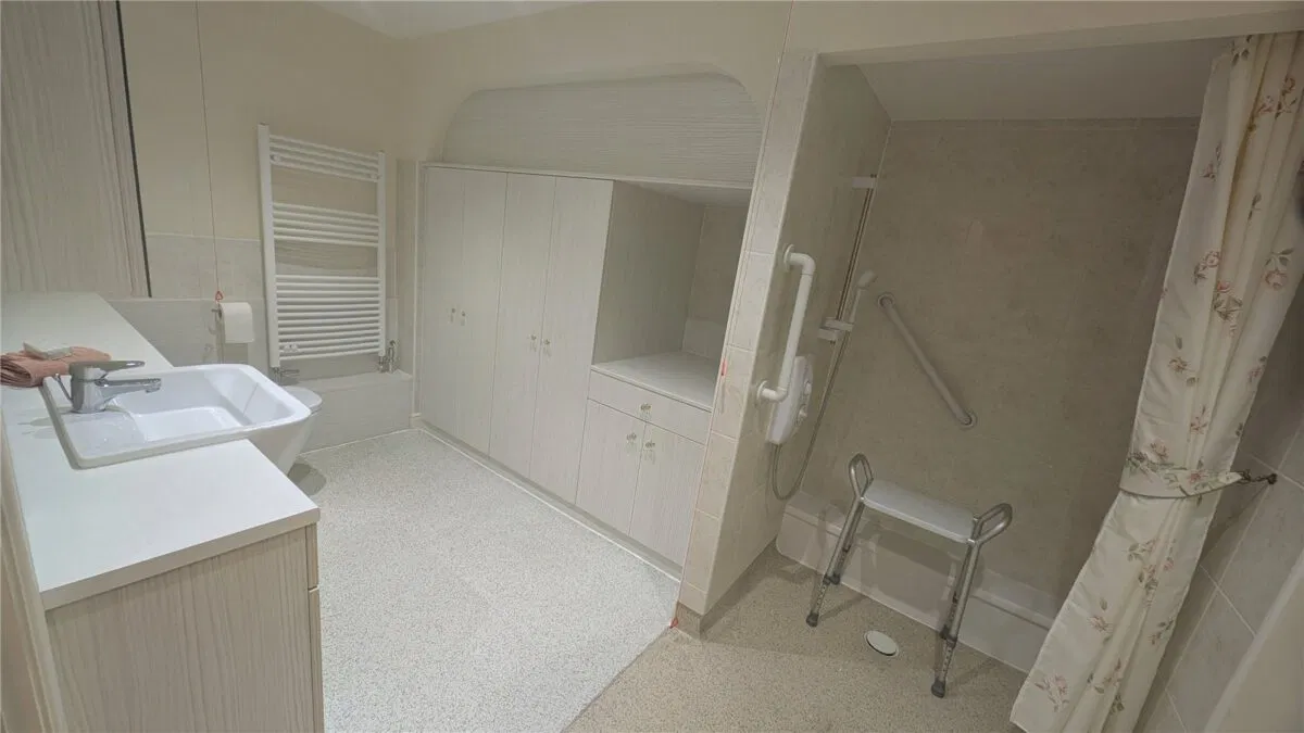 Lindsay Road, Poole, Dorset, BH13 6BH - image 5