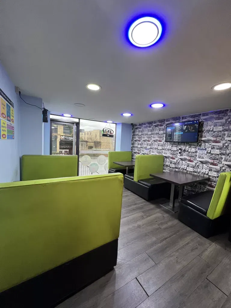 Chapel Hill, Huddersfield, HD1 - image 2