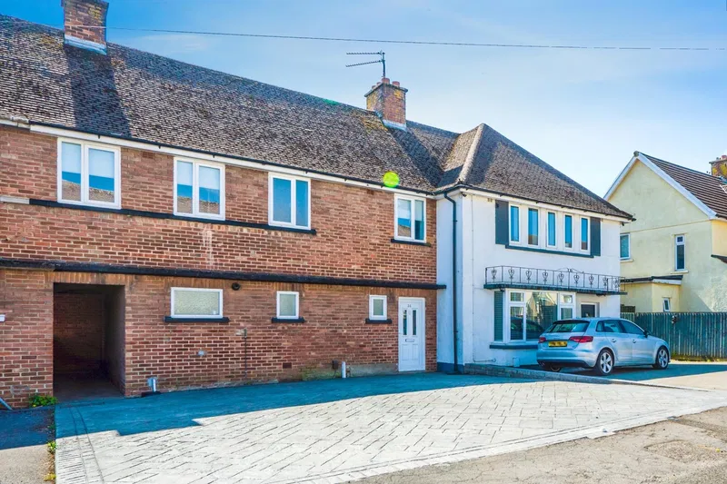 Masefield Road, Penarth, CF64