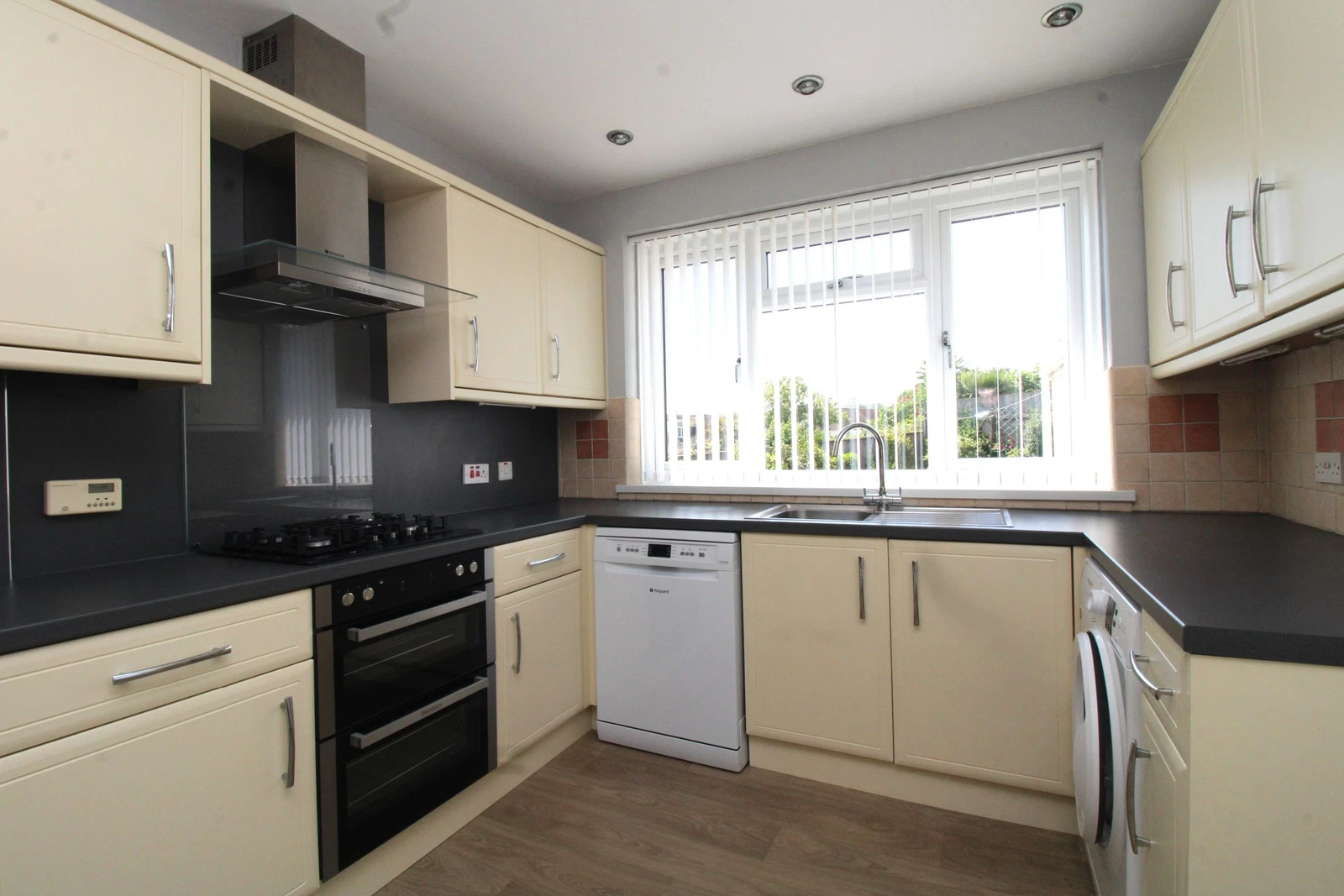 Broadsands Avenue, Broadsands, Paignton - image 20