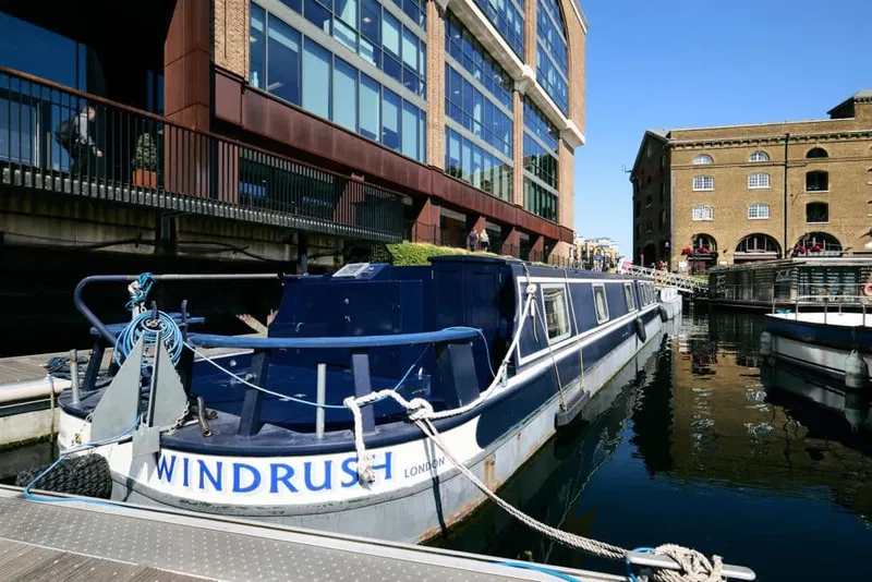 St Katharine Docks, Wapping, E1W - image 2