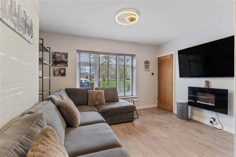 Longfield Avenue, Timperley, Altrincham, Greater Manchester, WA15 - image 2