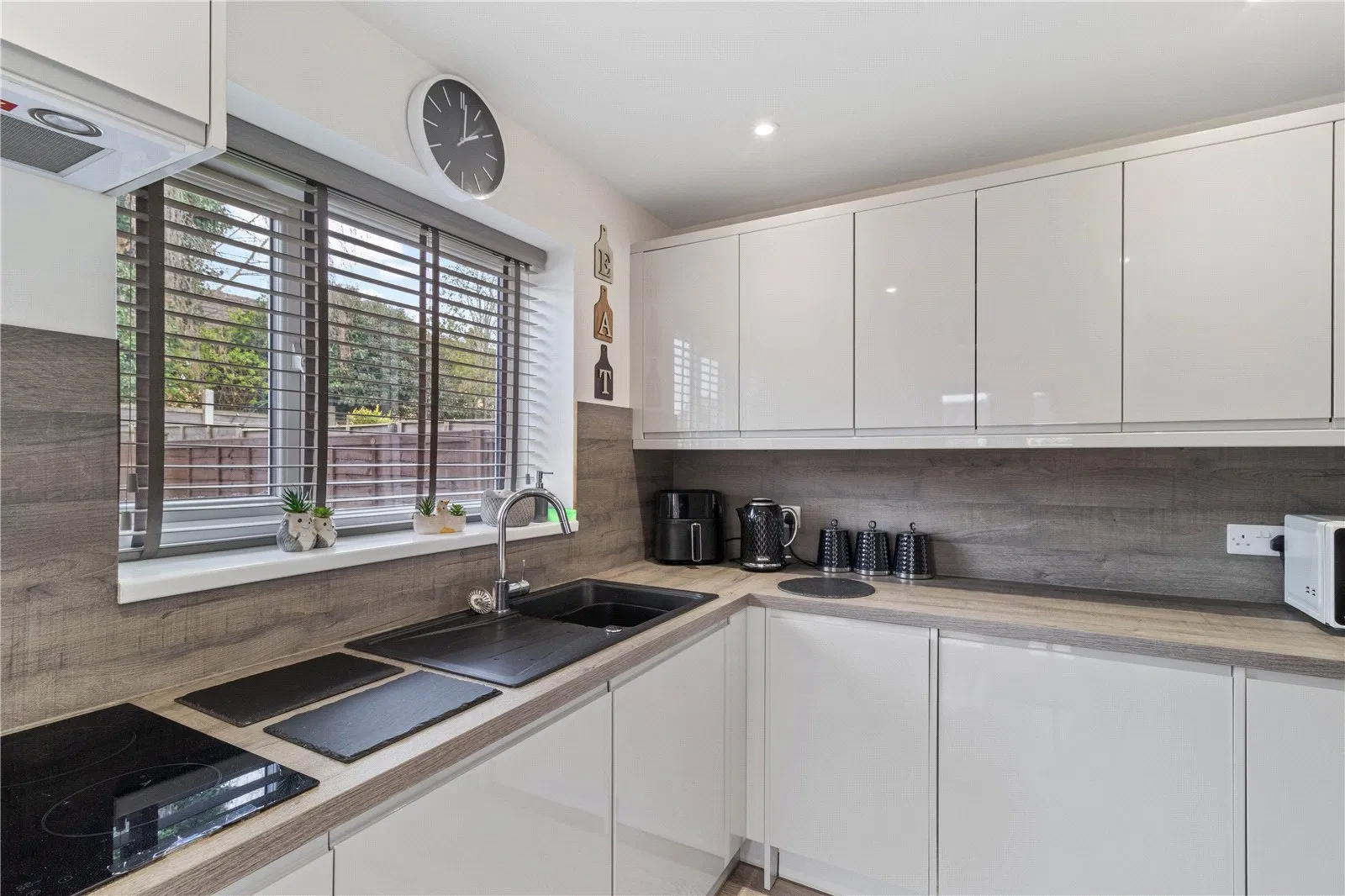 Longfield Avenue, Timperley, Altrincham, Greater Manchester, WA15 - image 4
