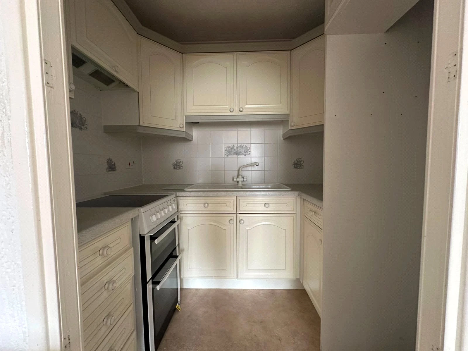 Grosvenor Park, Pennhouse Avenue, Wolverhampton, West Midlands, WV4 - image 2