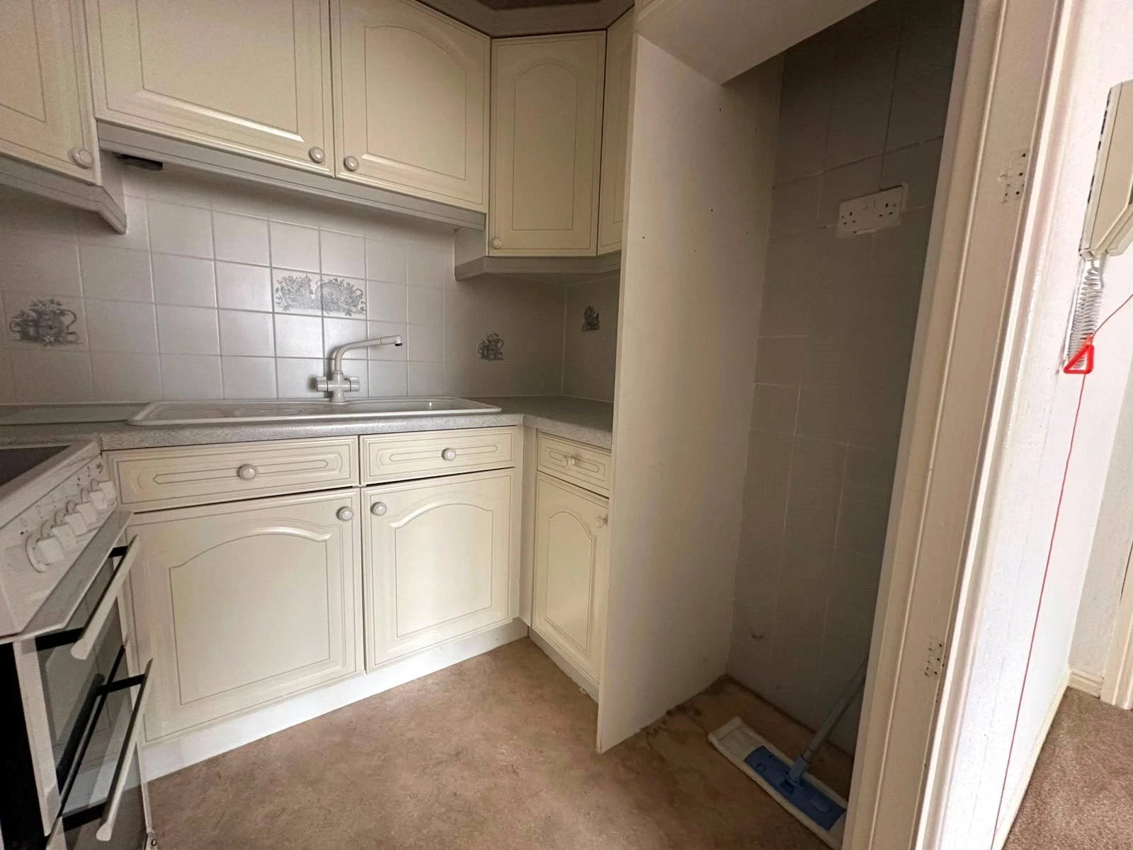 Grosvenor Park, Pennhouse Avenue, Wolverhampton, West Midlands, WV4 - image 3