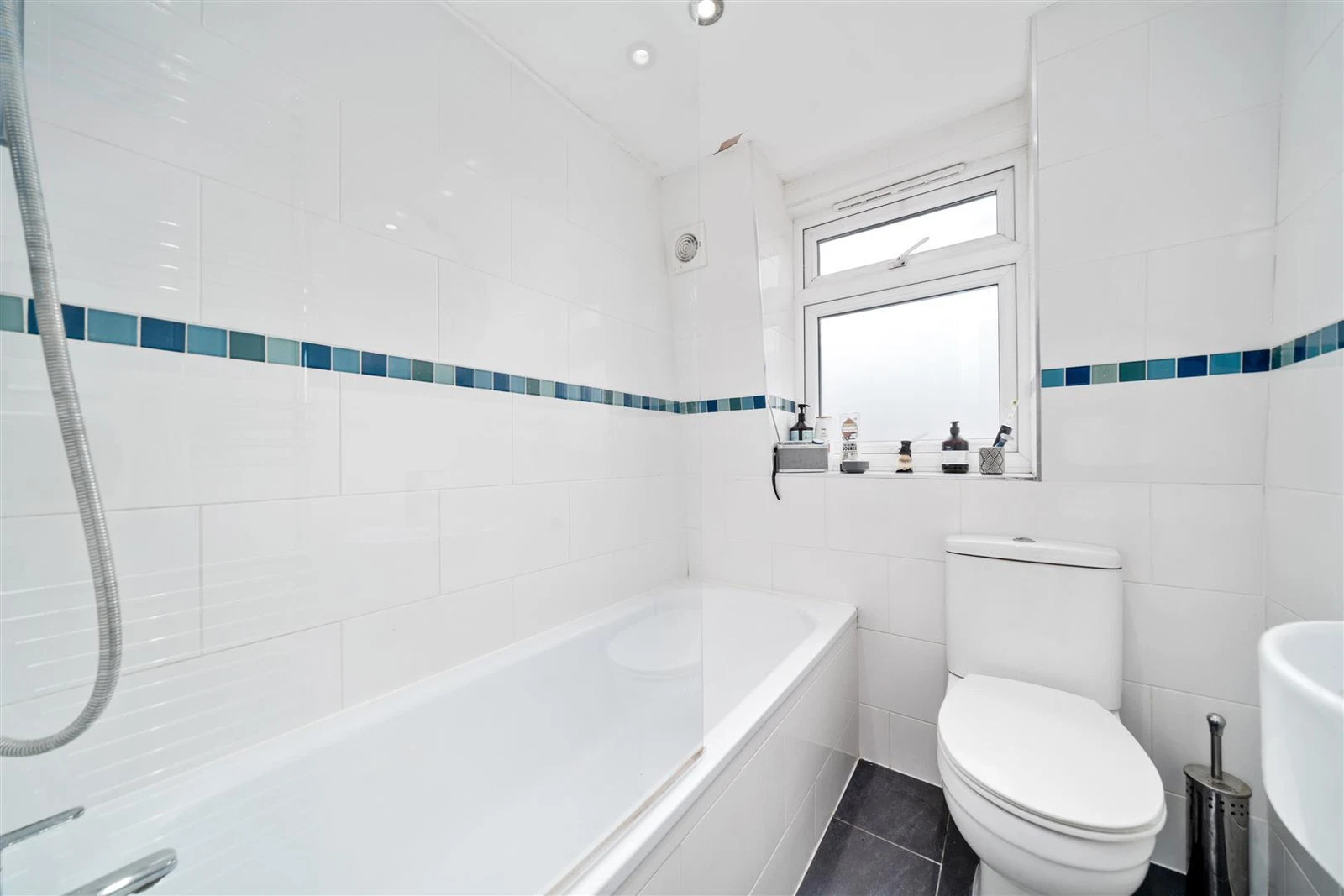 Garfield Road, Wimbledon, SW19 - image 12
