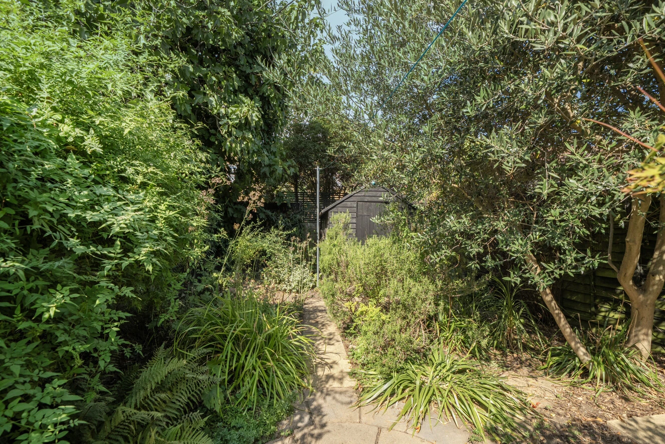 Liddell Gardens, London, NW10 - image 6
