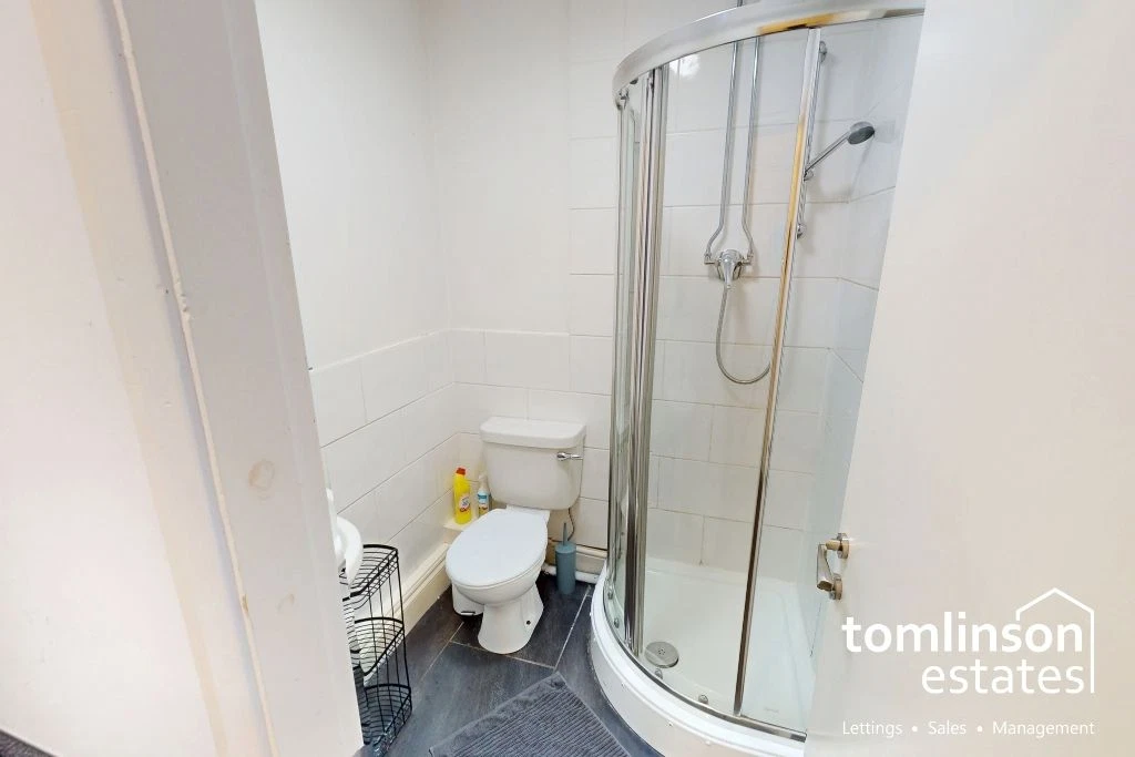 Rolleston Drive, Lenton, NG7 - image 8