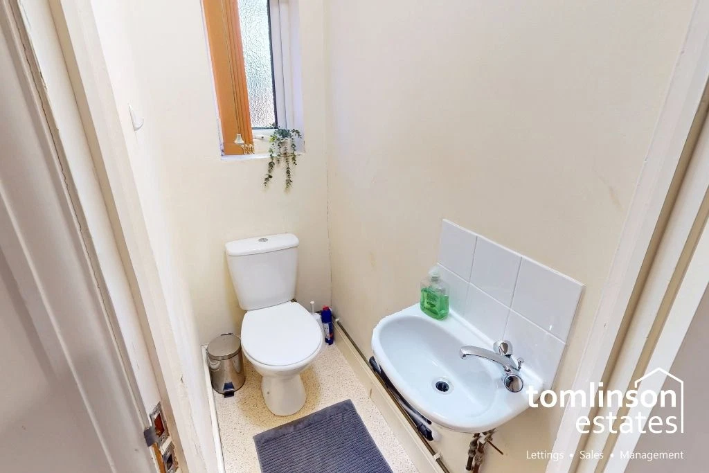 Rolleston Drive, Lenton, NG7 - image 9