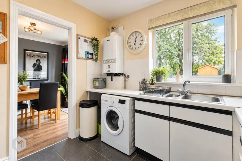 New Wellington Close, Blackburn, BB2 - image 3