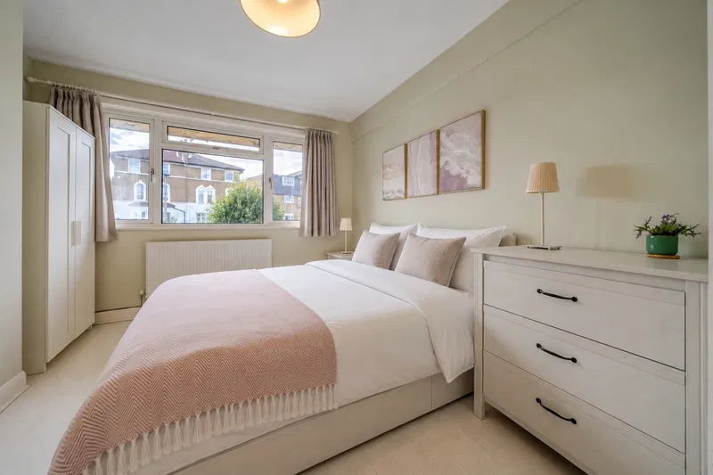 Merton Road, London, SW18 - image 2