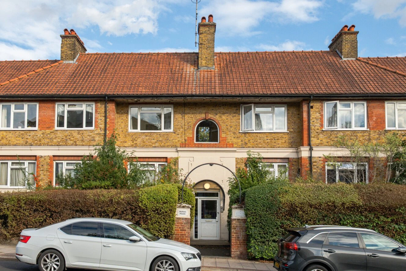 Merton Road, London, SW18 - image 4