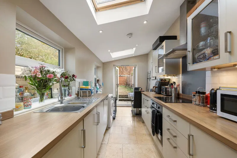 Crowhurst Road, Colchester, CO3 3JW - image 2