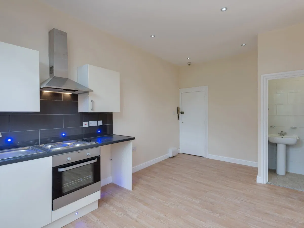 Fordwych Road, West Hampstead, London, NW2 - image 4