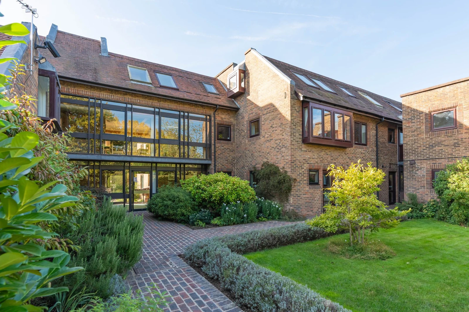 Barton Lane, Headington, OX3 - image 1