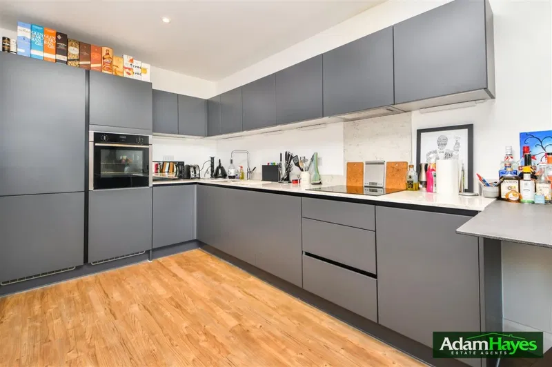 Oakwood Crescent, Muswell Hill, N10 - image 3