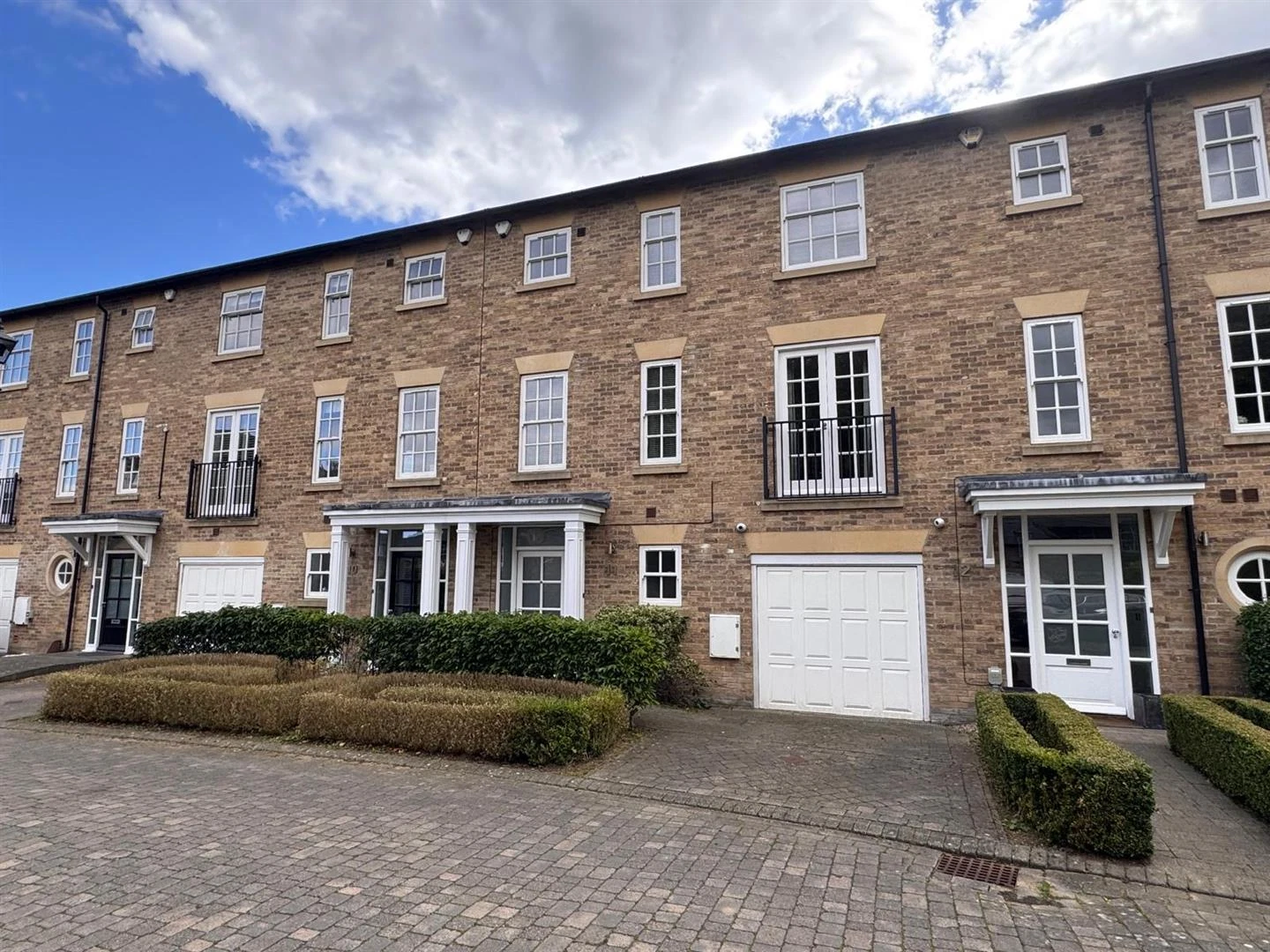 The Square, Anlaby House Estate, Anlaby, East Yorkshire, HU10 7AY - image 1