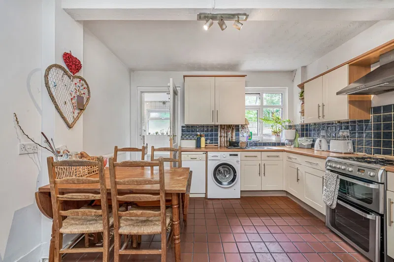 Strickland Row, Earlsfield, London, SW18 - image 3