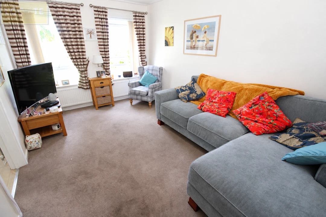 Flat 4, Winster House, Moorside Road, Flixton - image 2