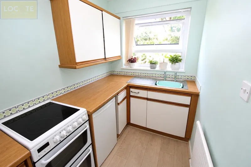 Flat 4, Winster House, Moorside Road, Flixton - image 3