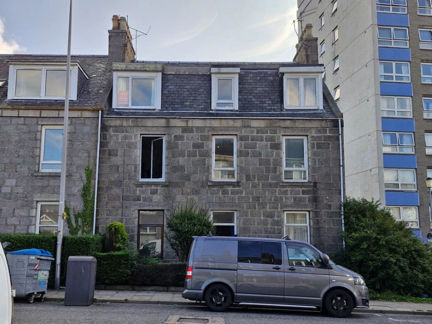 Top Floor Right, 425 Holburn Street, Aberdeen, Aberdeen City AB10 7GS - image 1