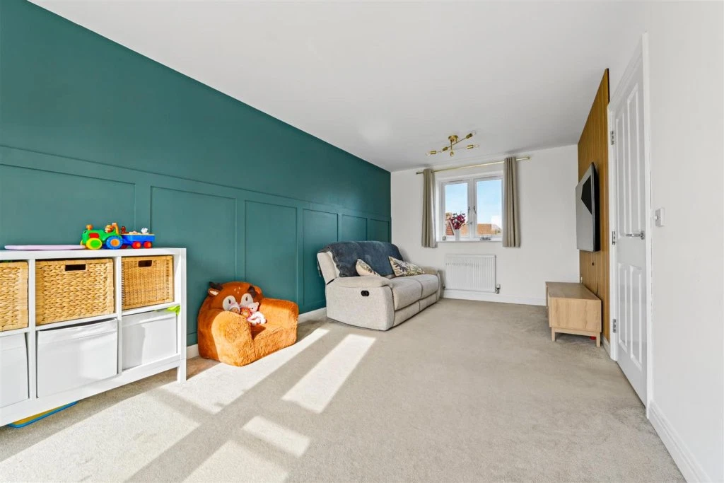 Kite Way, Hampton Vale, Peterborough - image 13