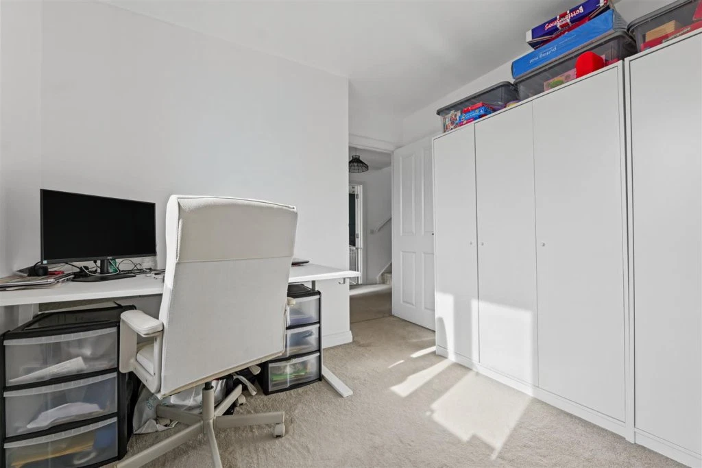 Kite Way, Hampton Vale, Peterborough - image 17
