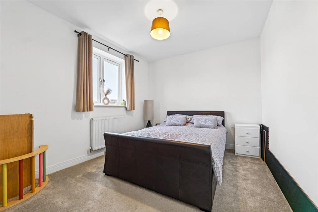 Kite Way, Hampton Vale, Peterborough - image 18
