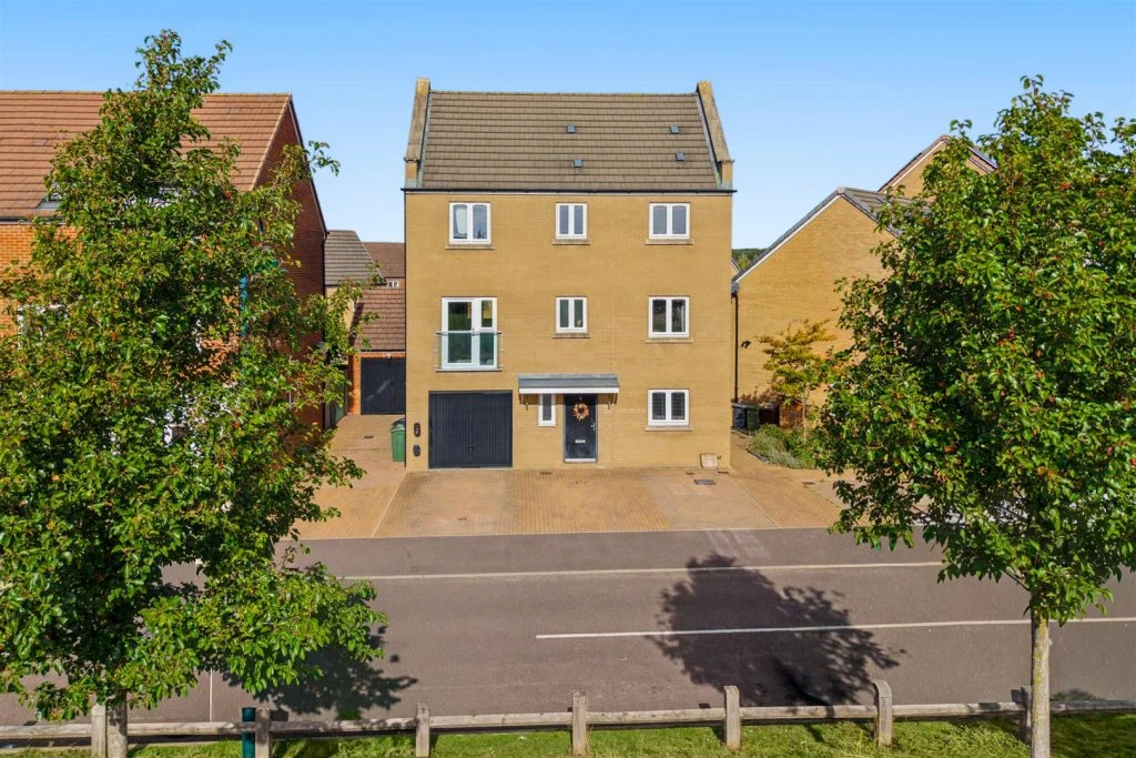 Kite Way, Hampton Vale, Peterborough - image 1