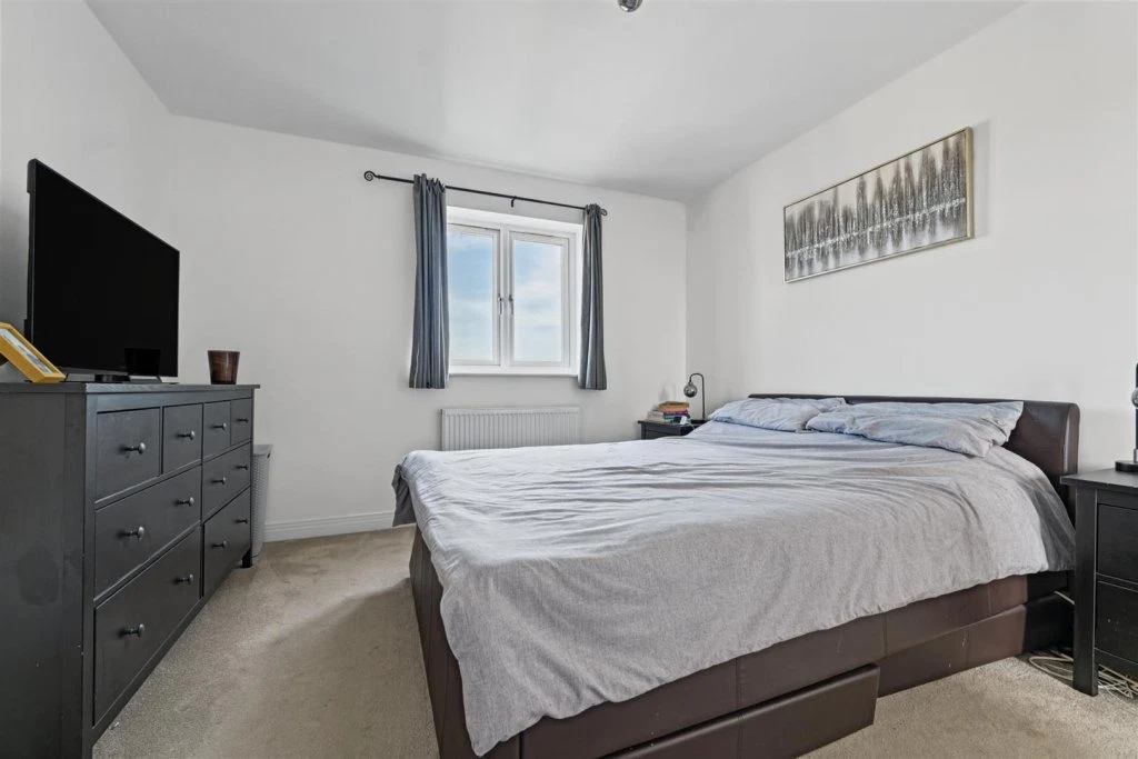 Kite Way, Hampton Vale, Peterborough - image 21