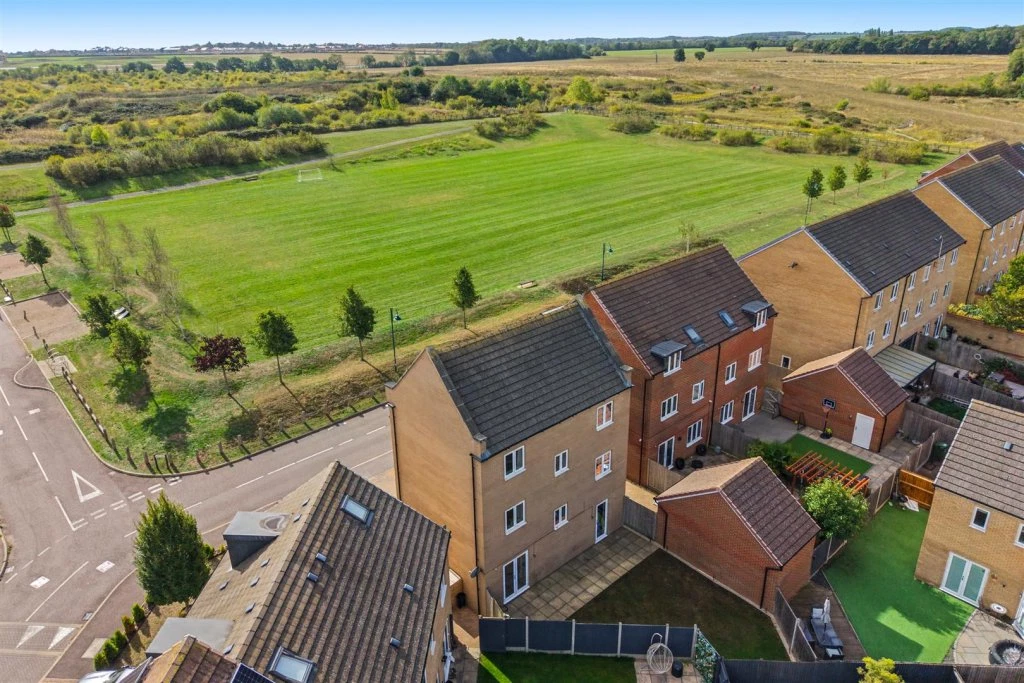 Kite Way, Hampton Vale, Peterborough - image 31